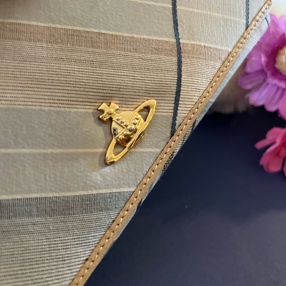 Vivianne Westwood wallet and watch - Picture 9 of 15